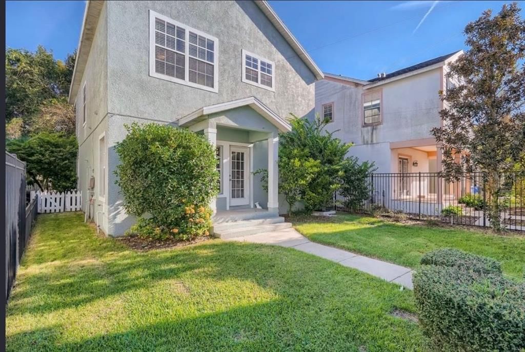 出租: $3,100 (3 贝兹, 3 浴室, 2144 平方英尺)