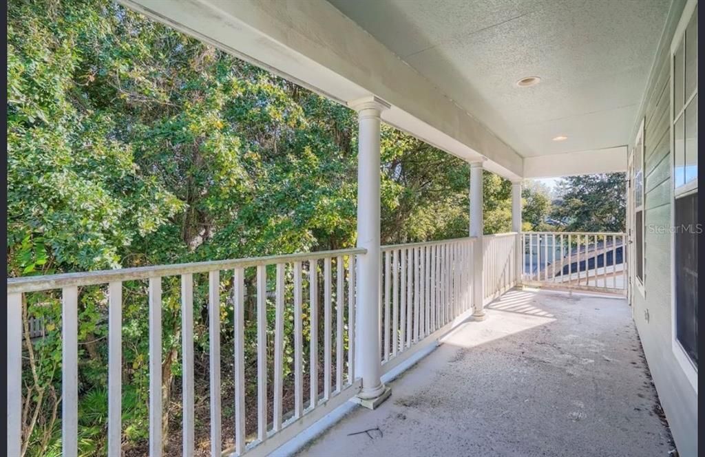 出租: $3,100 (3 贝兹, 3 浴室, 2144 平方英尺)