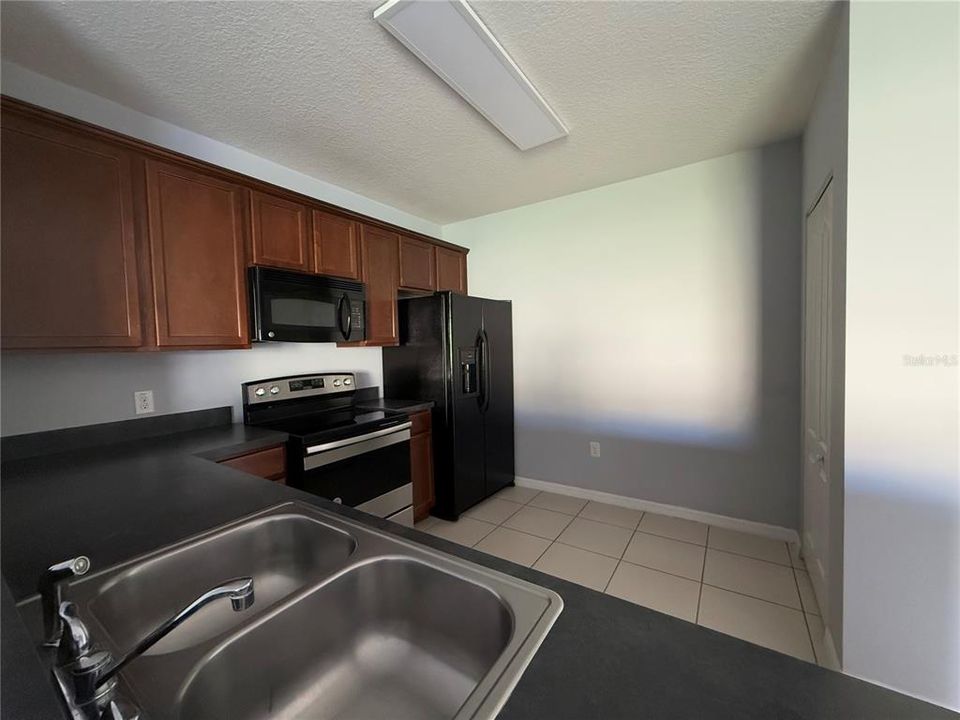 出租: $1,995 (3 贝兹, 2 浴室, 1665 平方英尺)