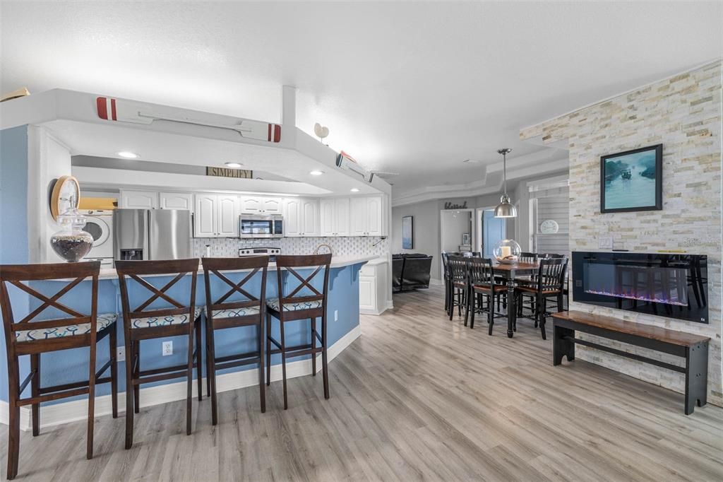 待售: $900,000 (4 贝兹, 2 浴室, 2567 平方英尺)