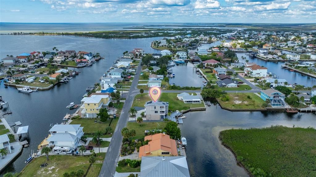 待售: $900,000 (4 贝兹, 2 浴室, 2567 平方英尺)