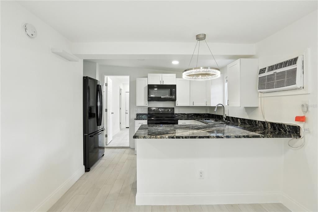 For Rent: $1,495 (1 beds, 1 baths, 600 Square Feet)