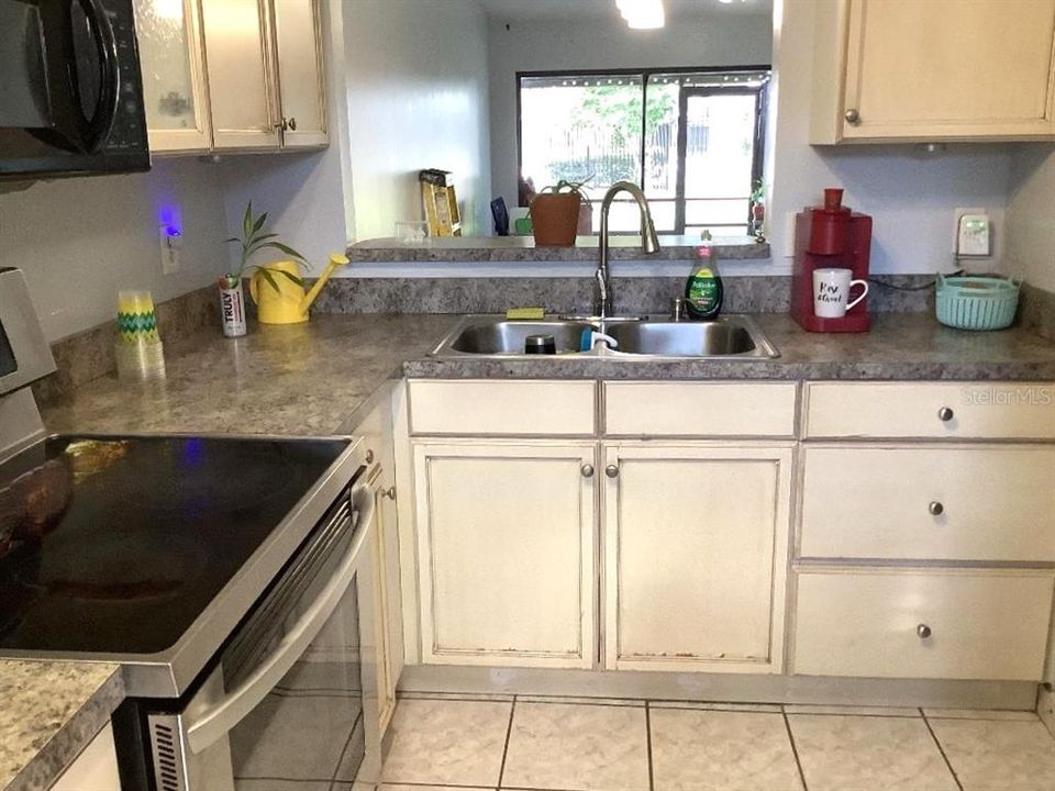 出租: $1,550 (2 贝兹, 2 浴室, 938 平方英尺)