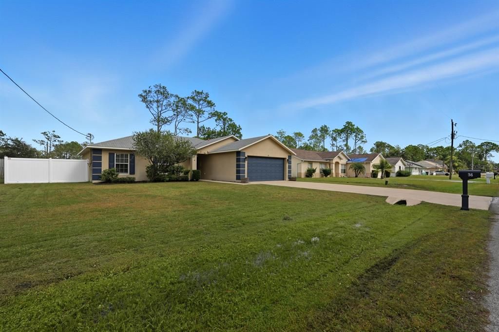 For Sale: $324,000 (3 beds, 2 baths, 1376 Square Feet)