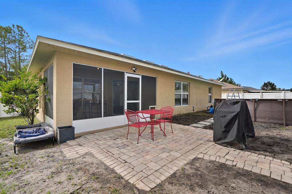 For Sale: $324,000 (3 beds, 2 baths, 1376 Square Feet)