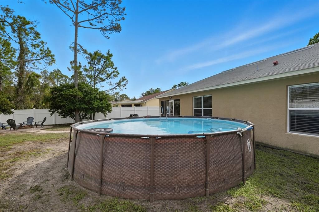 For Sale: $324,000 (3 beds, 2 baths, 1376 Square Feet)