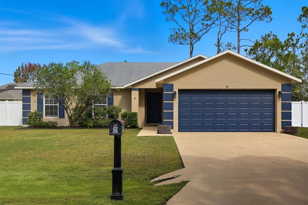 For Sale: $324,000 (3 beds, 2 baths, 1376 Square Feet)