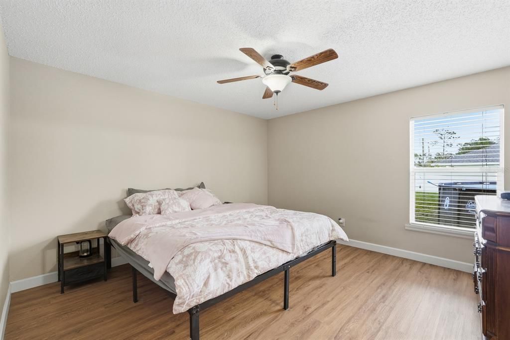 For Sale: $324,000 (3 beds, 2 baths, 1376 Square Feet)