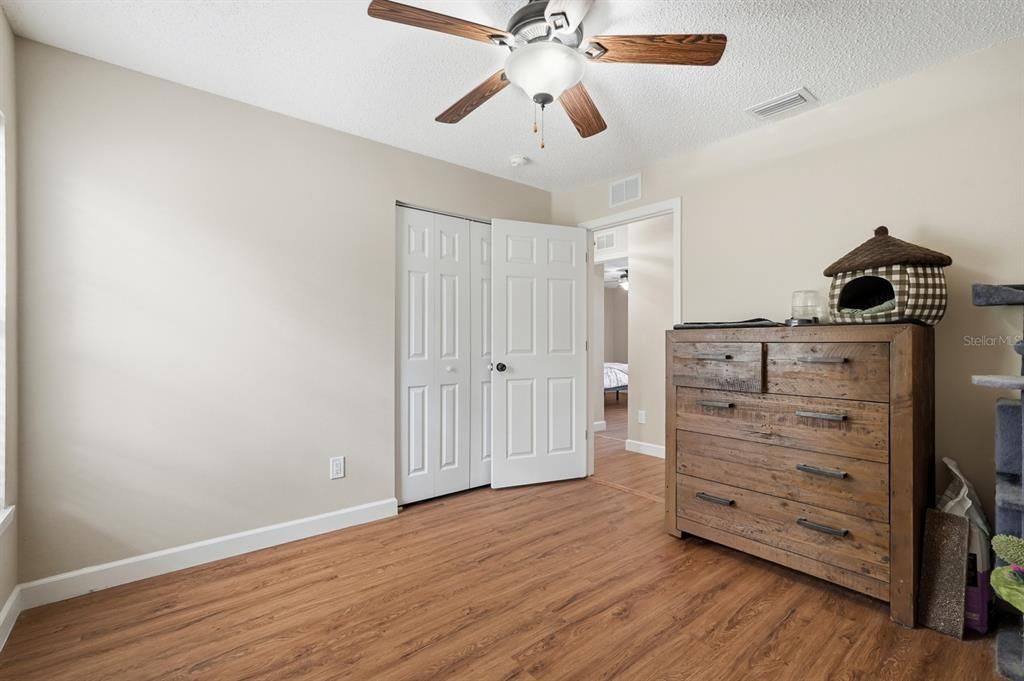 For Sale: $324,000 (3 beds, 2 baths, 1376 Square Feet)