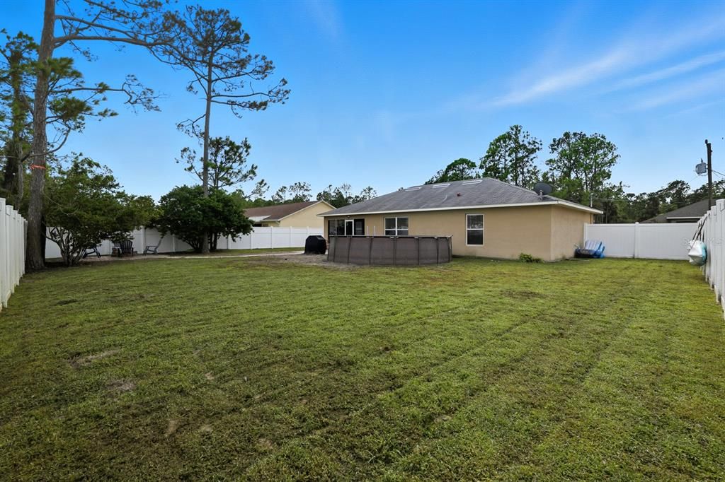 For Sale: $324,000 (3 beds, 2 baths, 1376 Square Feet)