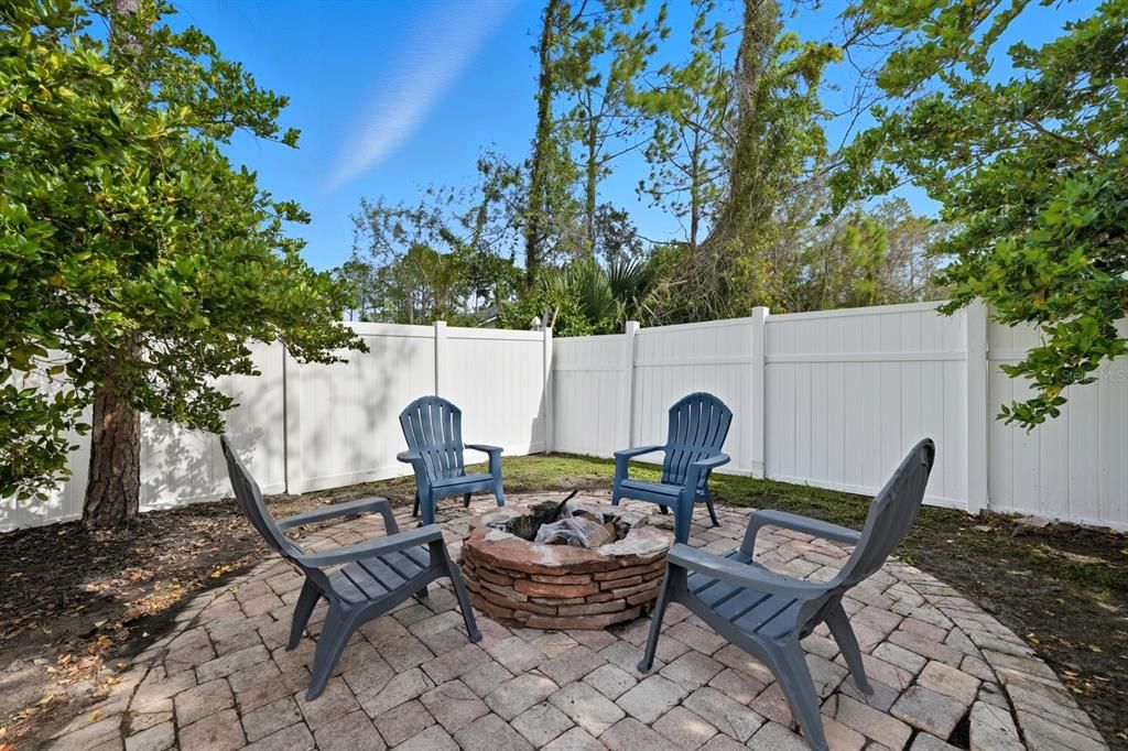 For Sale: $324,000 (3 beds, 2 baths, 1376 Square Feet)