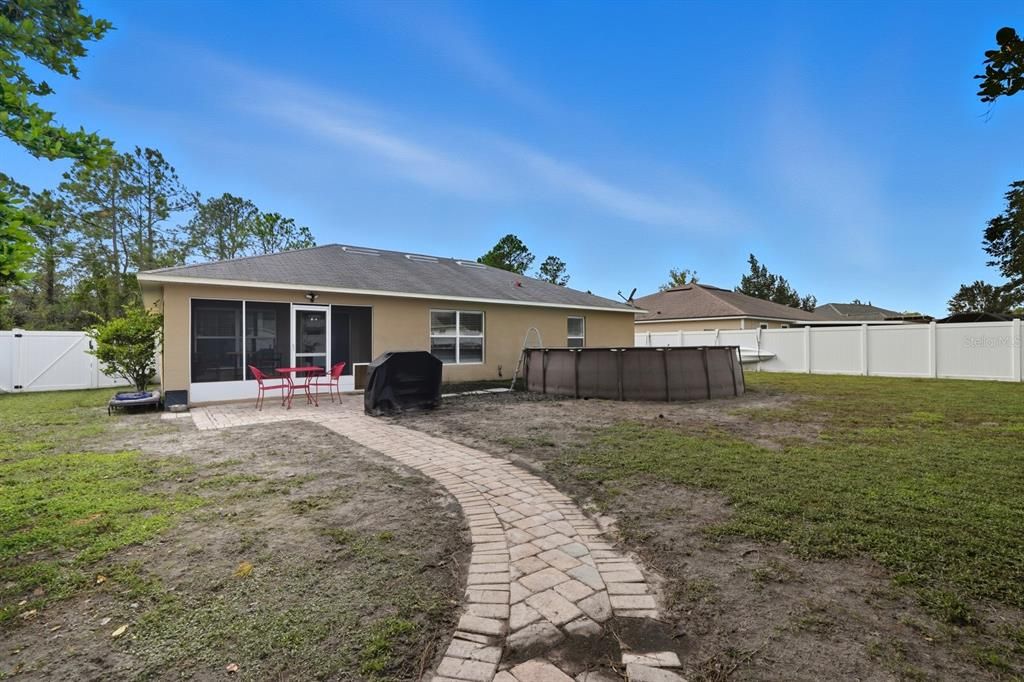 For Sale: $324,000 (3 beds, 2 baths, 1376 Square Feet)