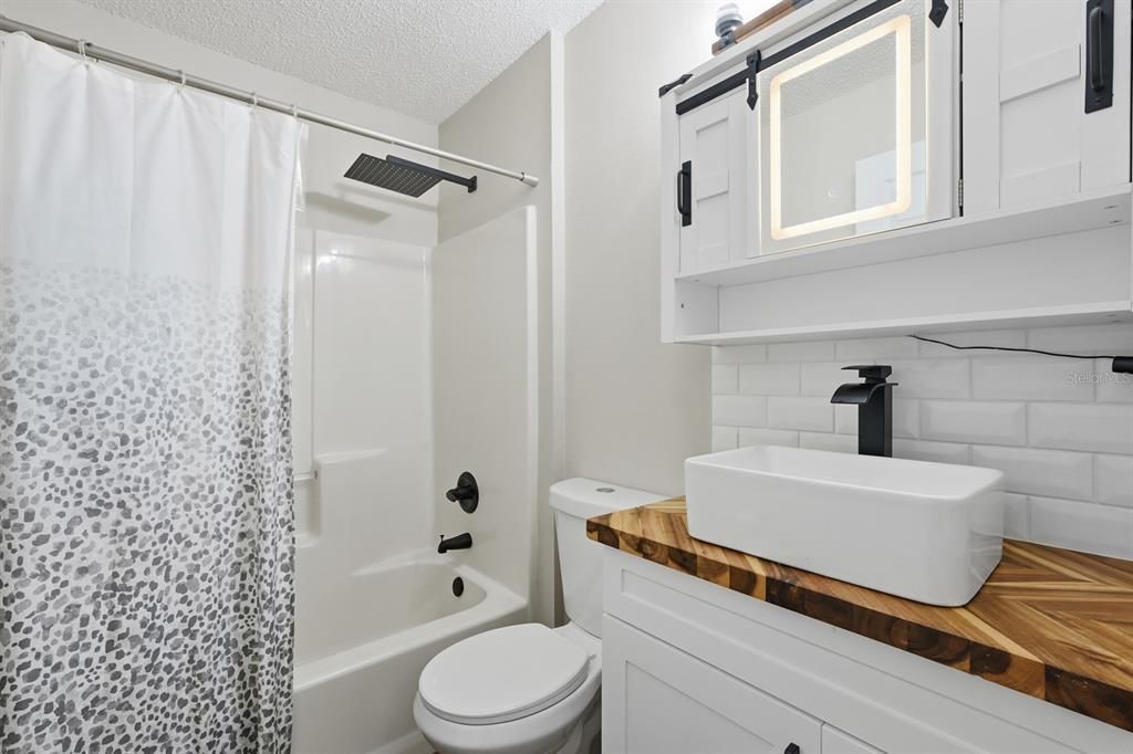 For Sale: $324,000 (3 beds, 2 baths, 1376 Square Feet)