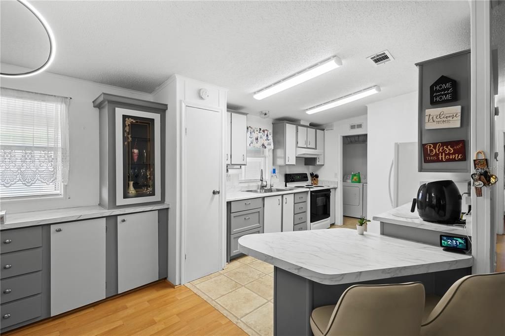 For Sale: $168,000 (2 beds, 2 baths, 1066 Square Feet)