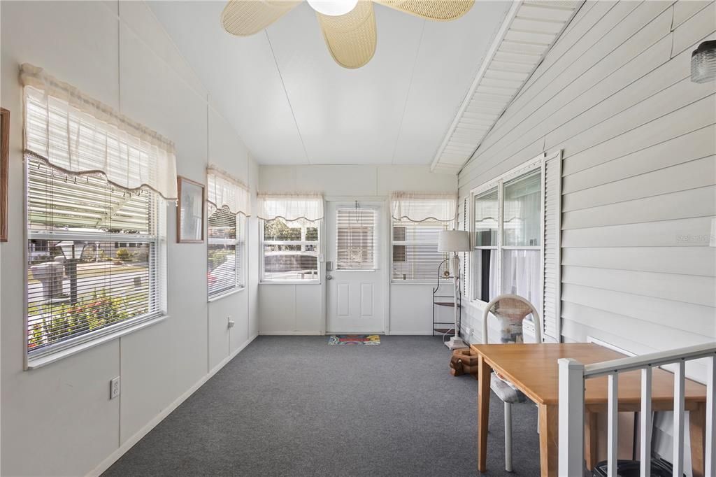 For Sale: $168,000 (2 beds, 2 baths, 1066 Square Feet)