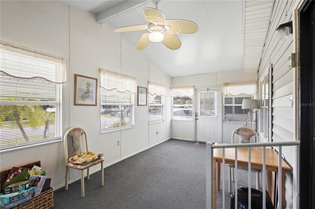 For Sale: $168,000 (2 beds, 2 baths, 1066 Square Feet)