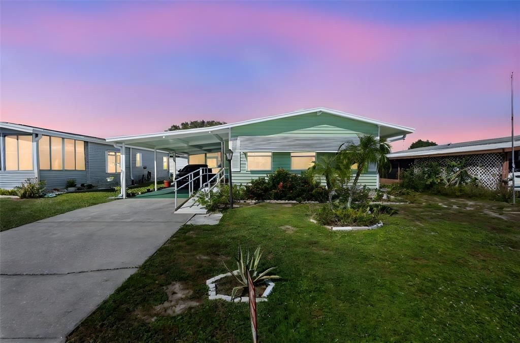 For Sale: $168,000 (2 beds, 2 baths, 1066 Square Feet)