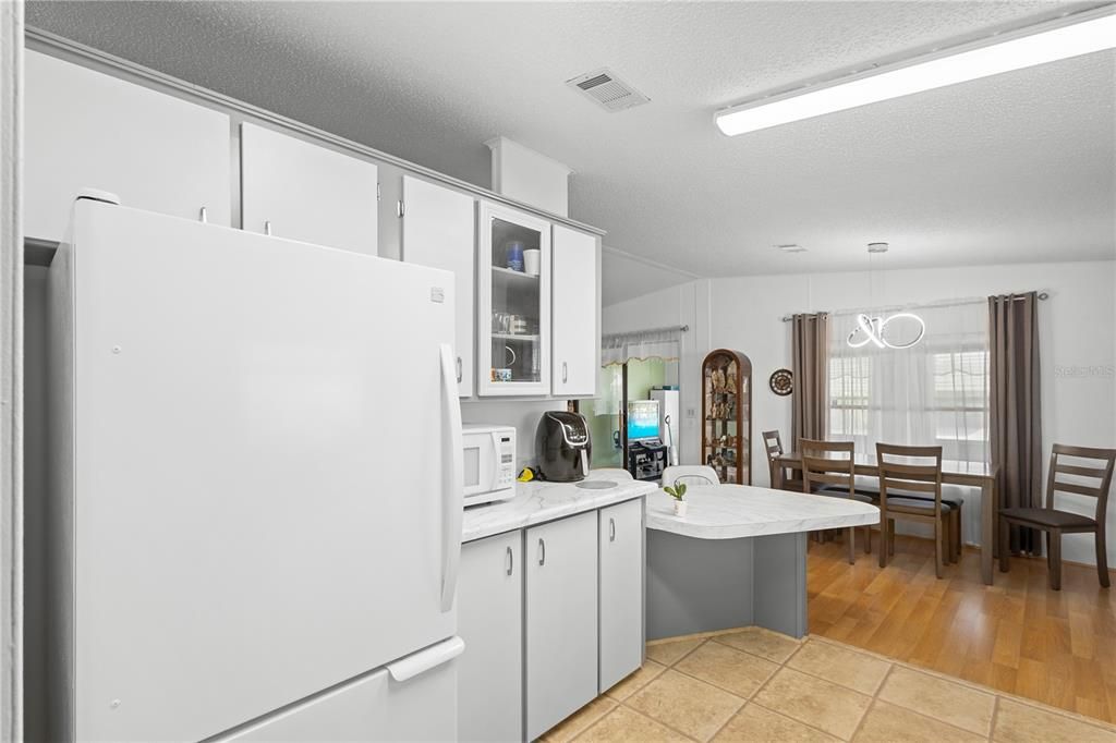 For Sale: $168,000 (2 beds, 2 baths, 1066 Square Feet)