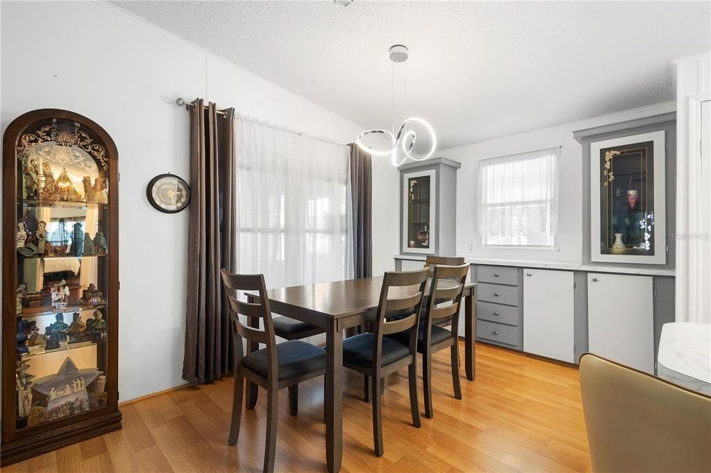 For Sale: $168,000 (2 beds, 2 baths, 1066 Square Feet)