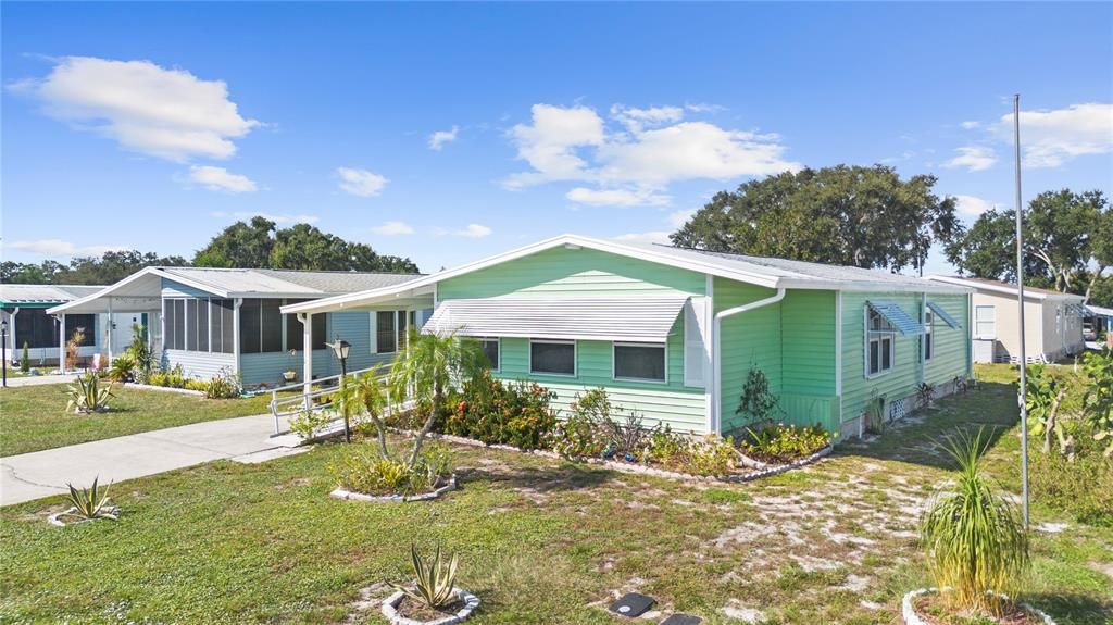 For Sale: $168,000 (2 beds, 2 baths, 1066 Square Feet)