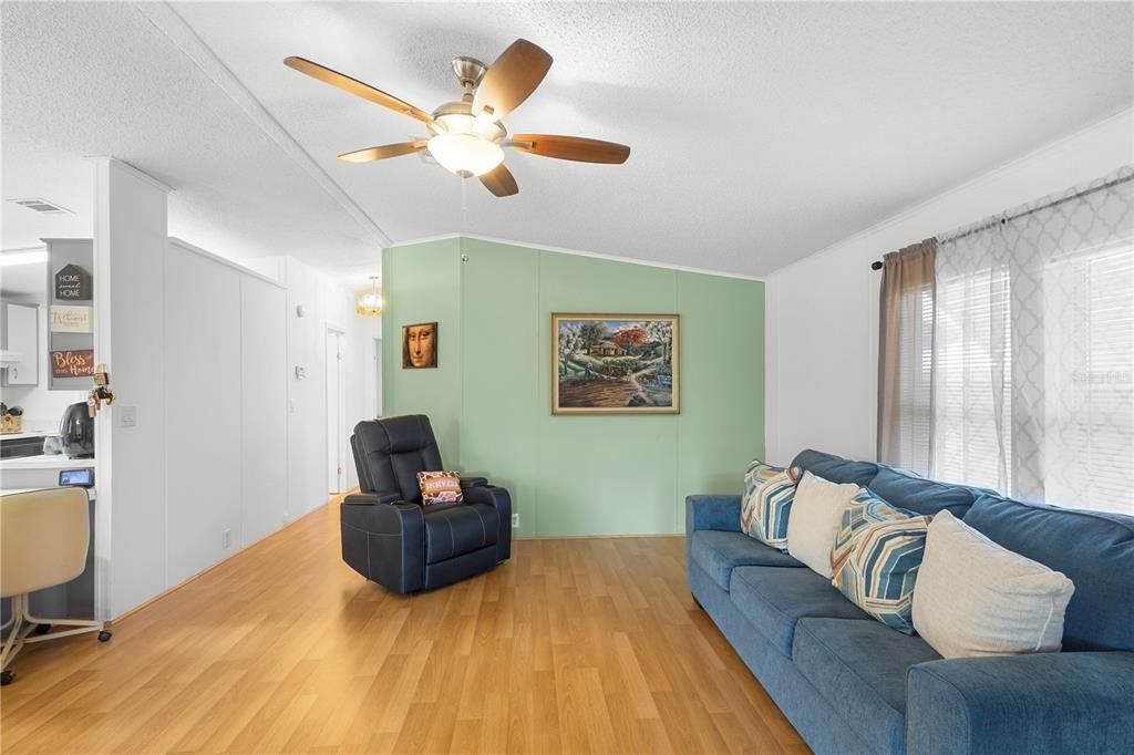 For Sale: $168,000 (2 beds, 2 baths, 1066 Square Feet)