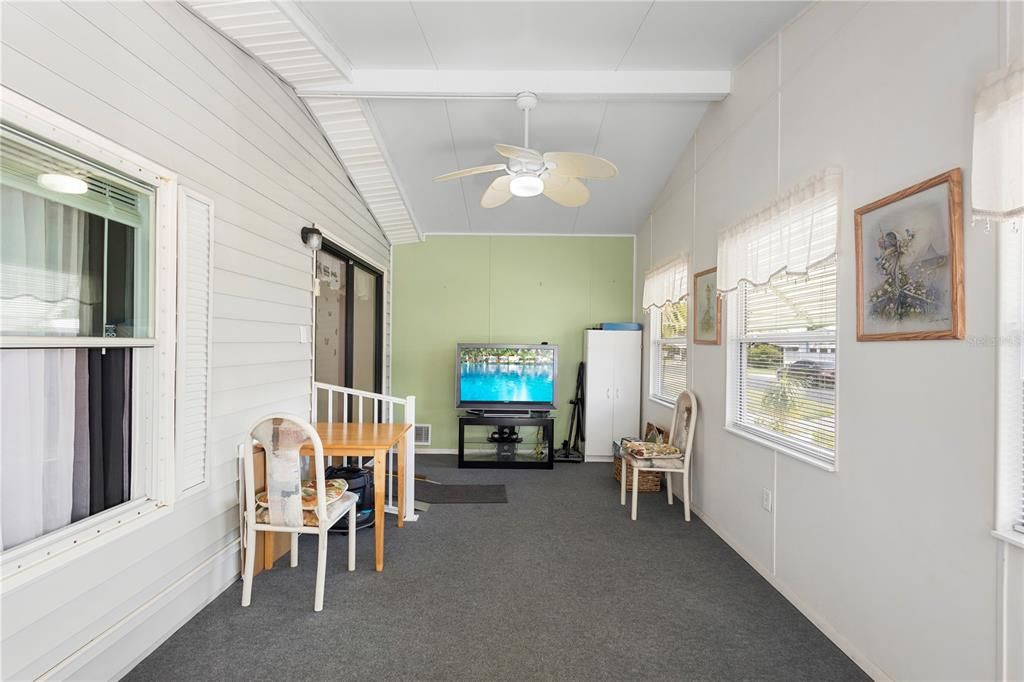 For Sale: $168,000 (2 beds, 2 baths, 1066 Square Feet)