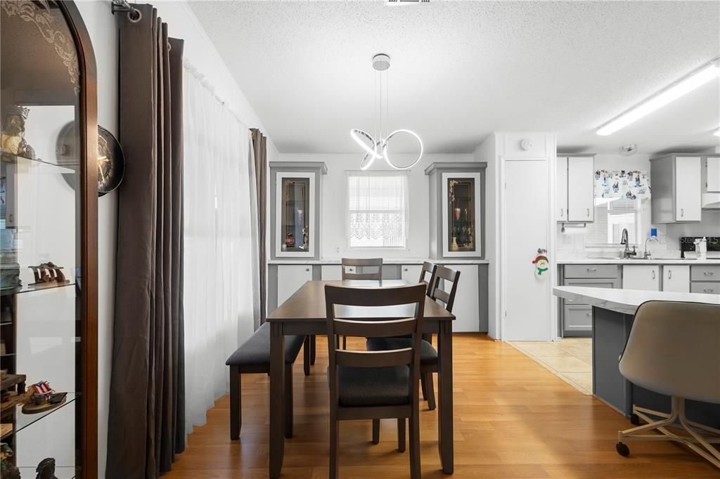 For Sale: $168,000 (2 beds, 2 baths, 1066 Square Feet)