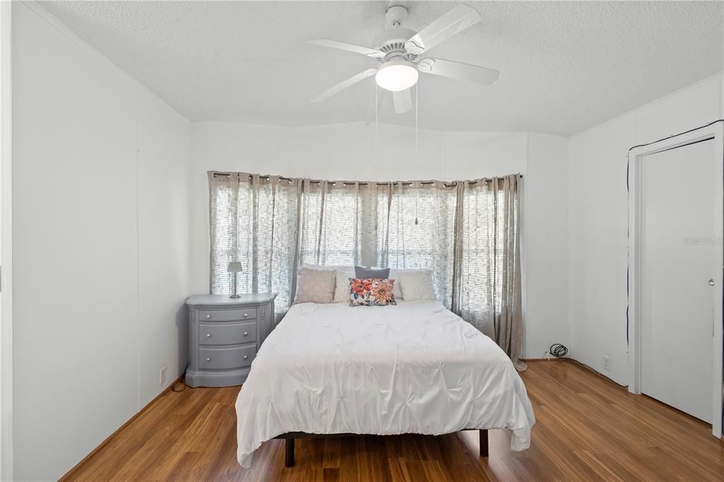 For Sale: $168,000 (2 beds, 2 baths, 1066 Square Feet)