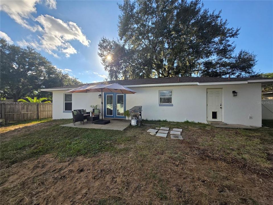 For Sale: $279,900 (3 beds, 2 baths, 1105 Square Feet)