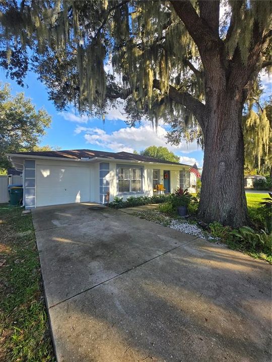 For Sale: $279,900 (3 beds, 2 baths, 1105 Square Feet)