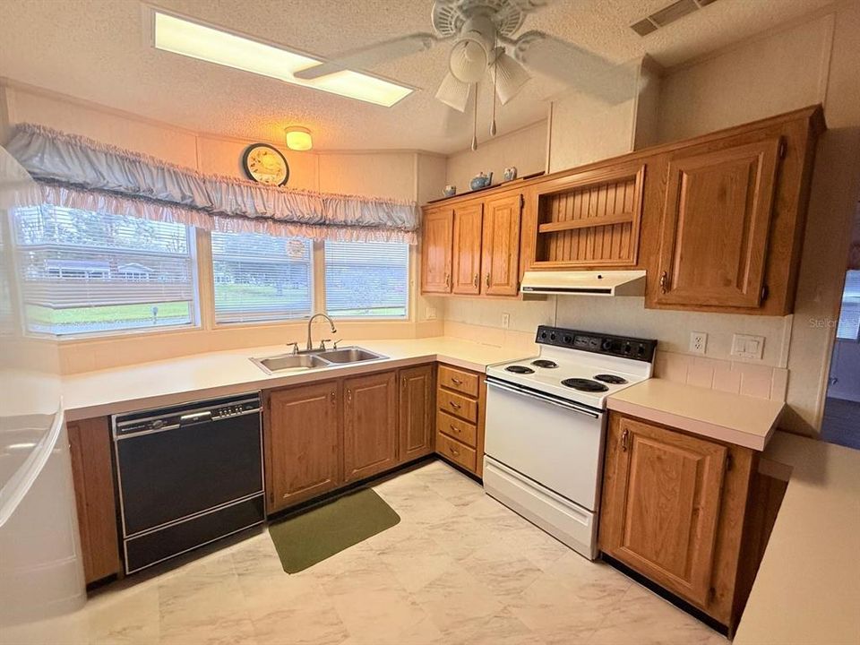 En Renta: $1,950 (3 camas, 2 baños, 1334 Pies cuadrados)