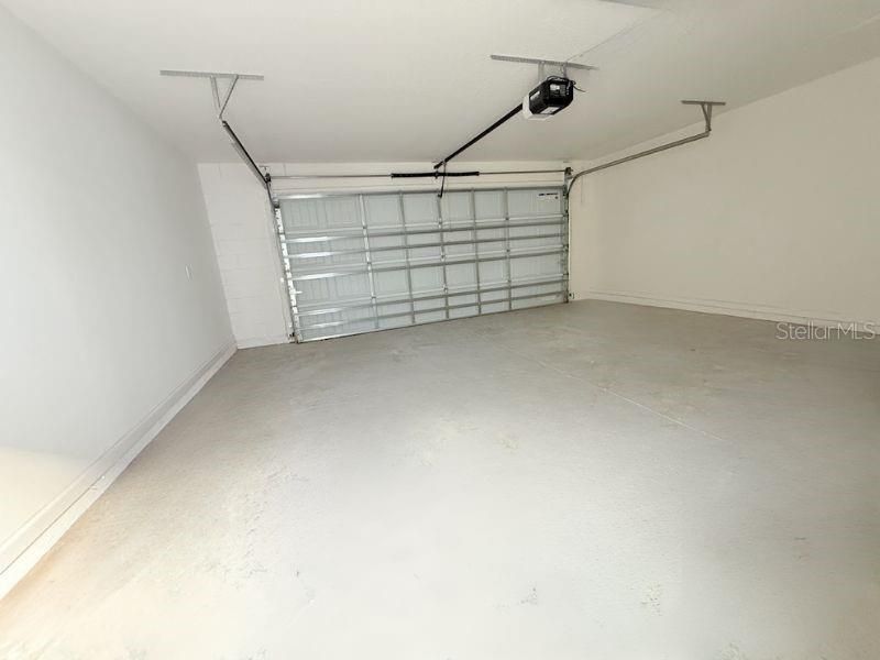 For Rent: $2,100 (3 beds, 2 baths, 1691 Square Feet)