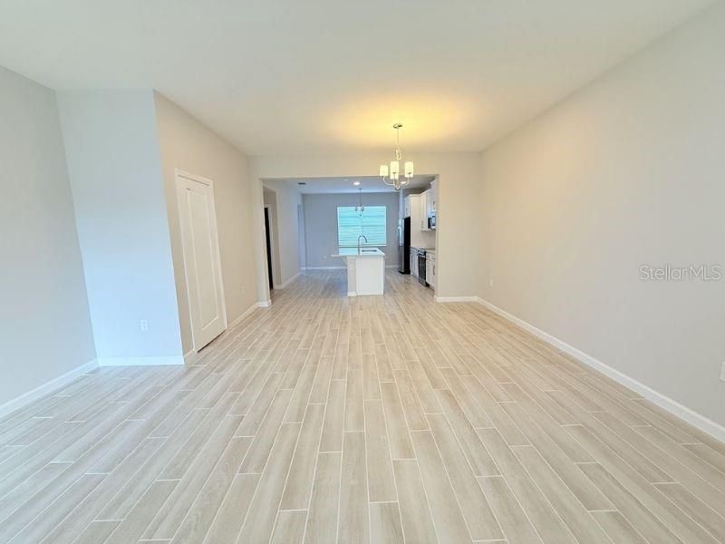 For Rent: $2,100 (3 beds, 2 baths, 1691 Square Feet)
