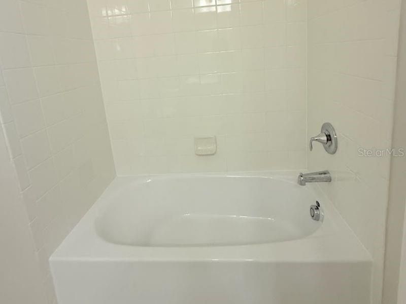 For Rent: $2,100 (3 beds, 2 baths, 1691 Square Feet)