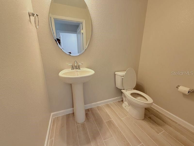 For Rent: $2,100 (3 beds, 2 baths, 1691 Square Feet)