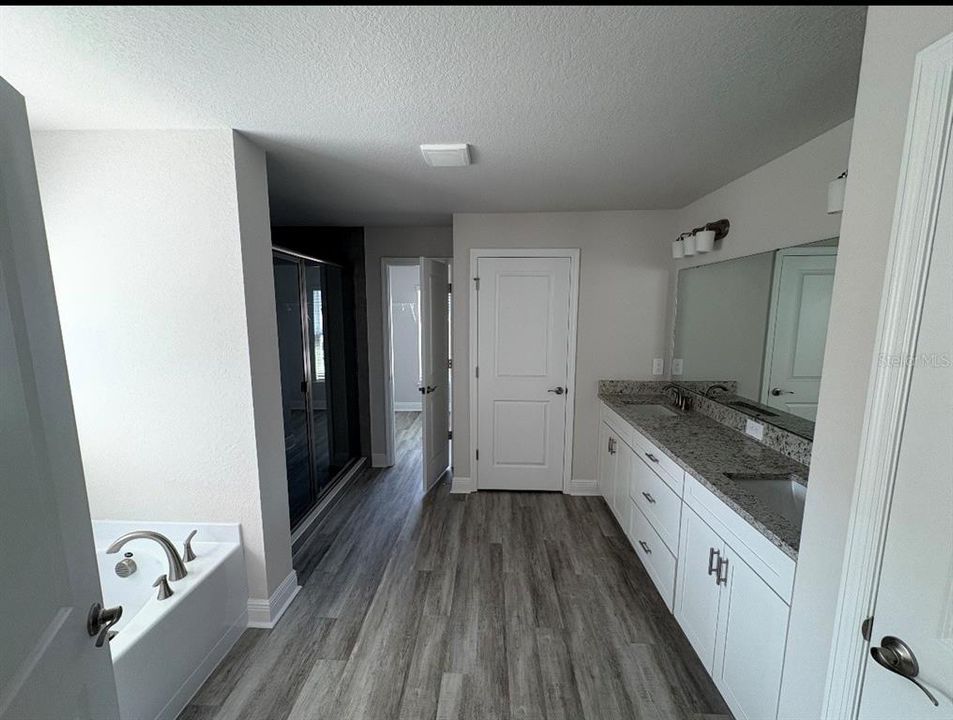 For Sale: $434,900 (3 beds, 2 baths, 1838 Square Feet)