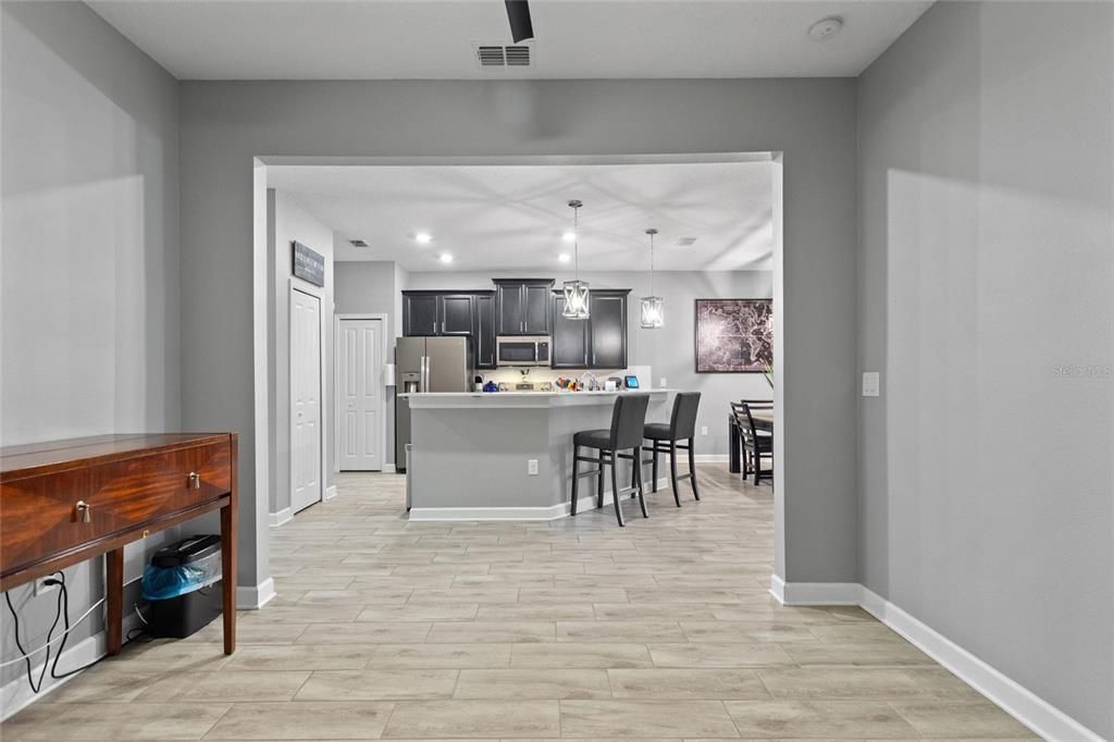 For Sale: $267,000 (2 beds, 2 baths, 1394 Square Feet)