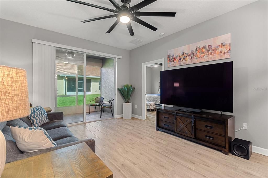 For Sale: $267,000 (2 beds, 2 baths, 1394 Square Feet)