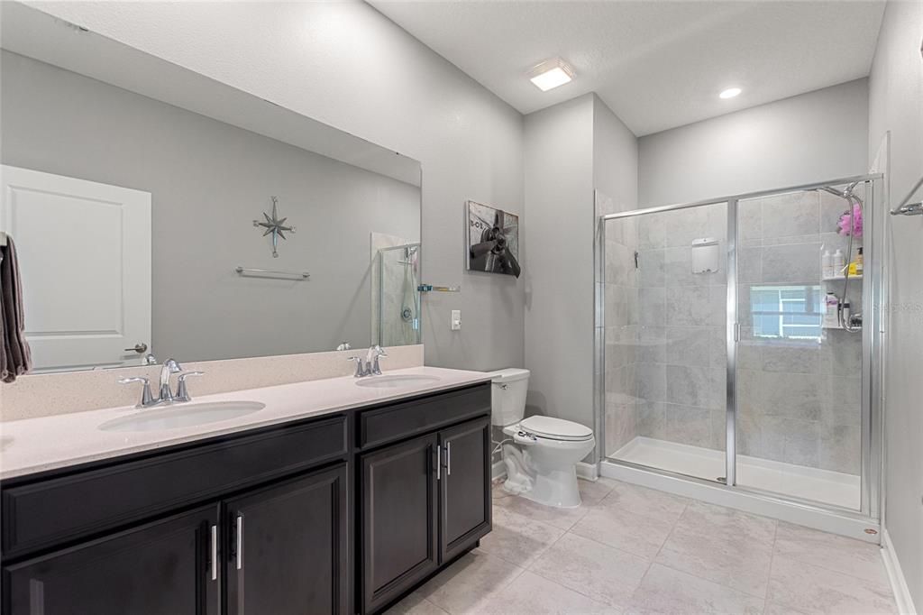 For Sale: $267,000 (2 beds, 2 baths, 1394 Square Feet)