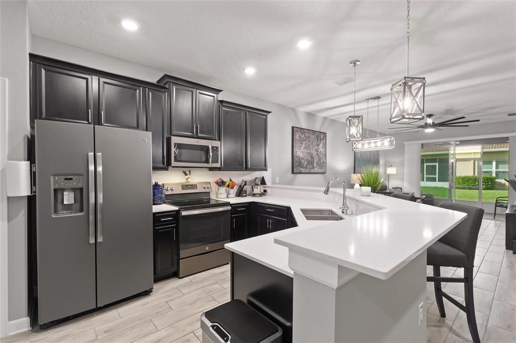 For Sale: $267,000 (2 beds, 2 baths, 1394 Square Feet)