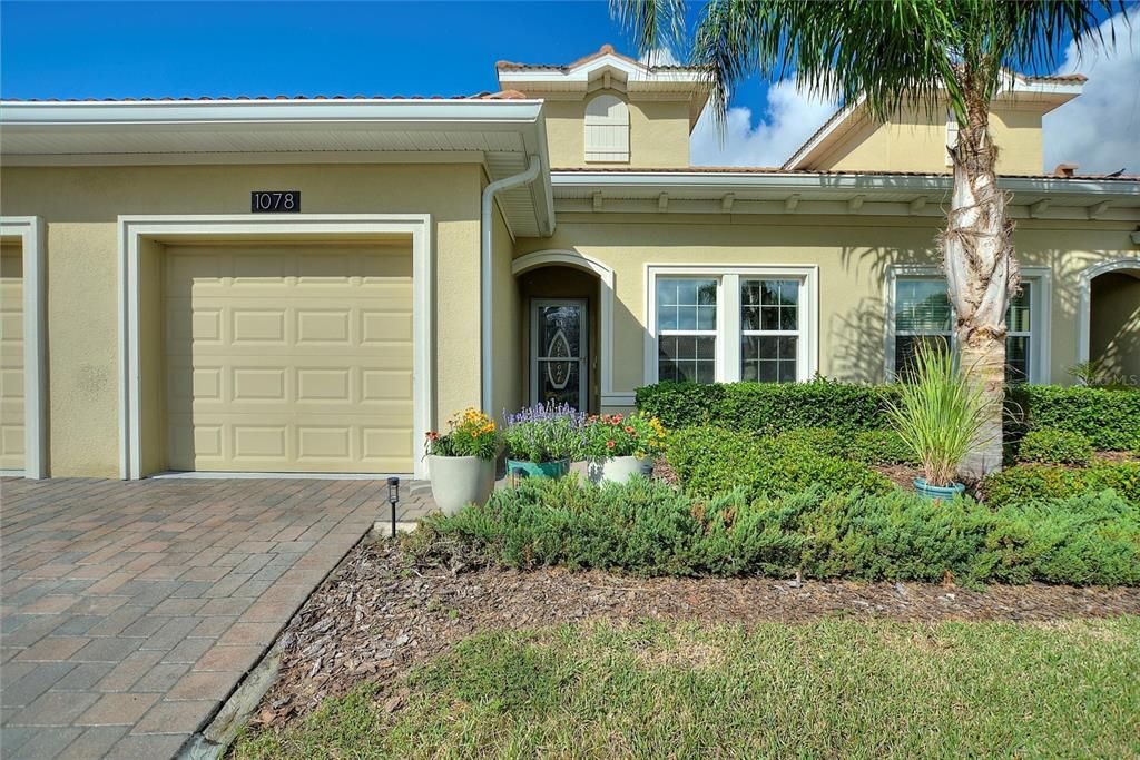 For Sale: $267,000 (2 beds, 2 baths, 1394 Square Feet)