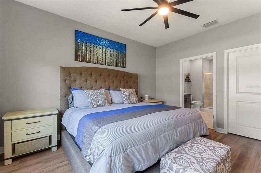 For Sale: $267,000 (2 beds, 2 baths, 1394 Square Feet)