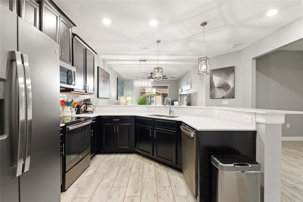 For Sale: $267,000 (2 beds, 2 baths, 1394 Square Feet)