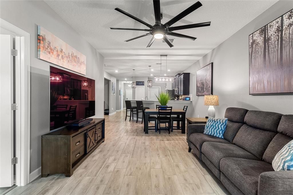 For Sale: $267,000 (2 beds, 2 baths, 1394 Square Feet)