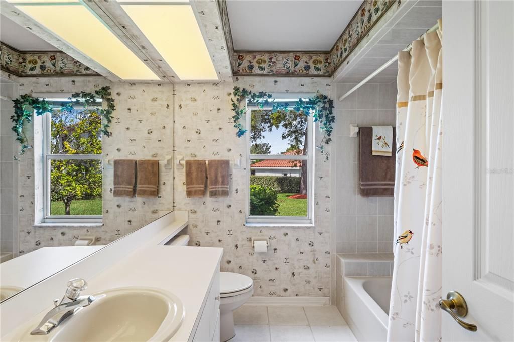 Под контрактом: $440,000 (4 спален, 3 ванн, 2468 Квадратных фут)