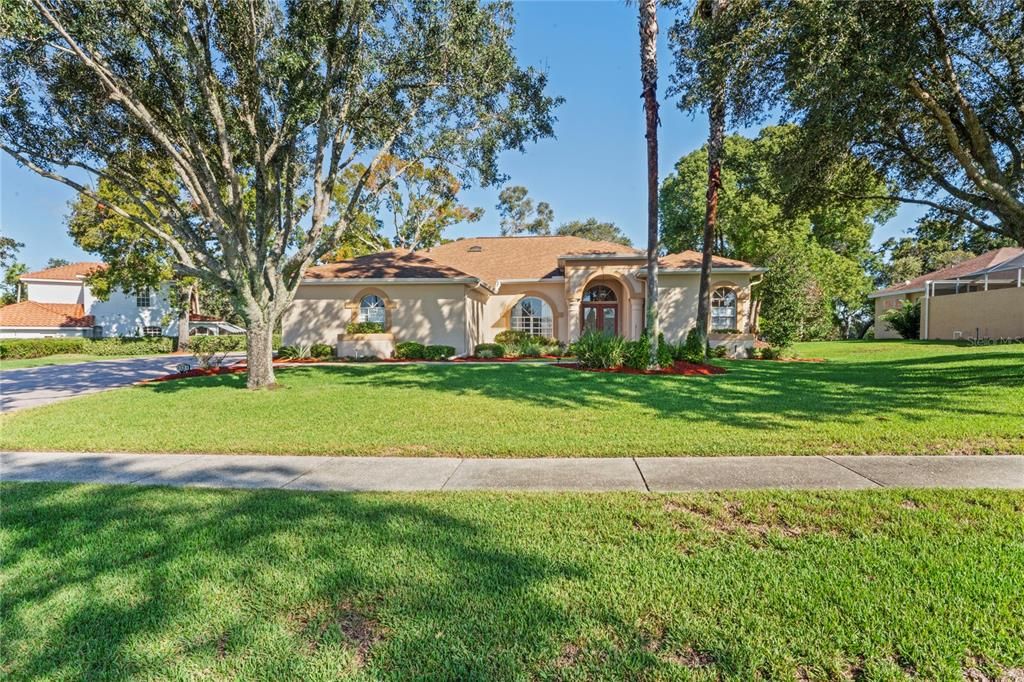 Под контрактом: $440,000 (4 спален, 3 ванн, 2468 Квадратных фут)