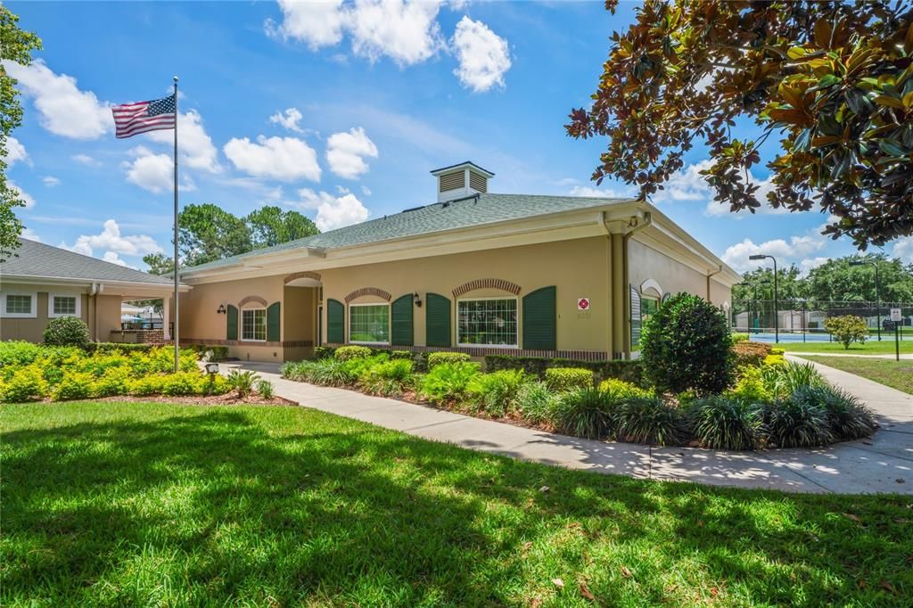 Под контрактом: $440,000 (4 спален, 3 ванн, 2468 Квадратных фут)