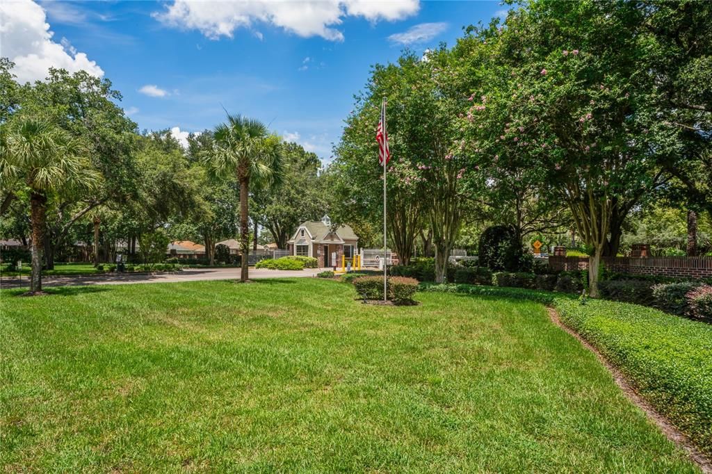 Под контрактом: $440,000 (4 спален, 3 ванн, 2468 Квадратных фут)