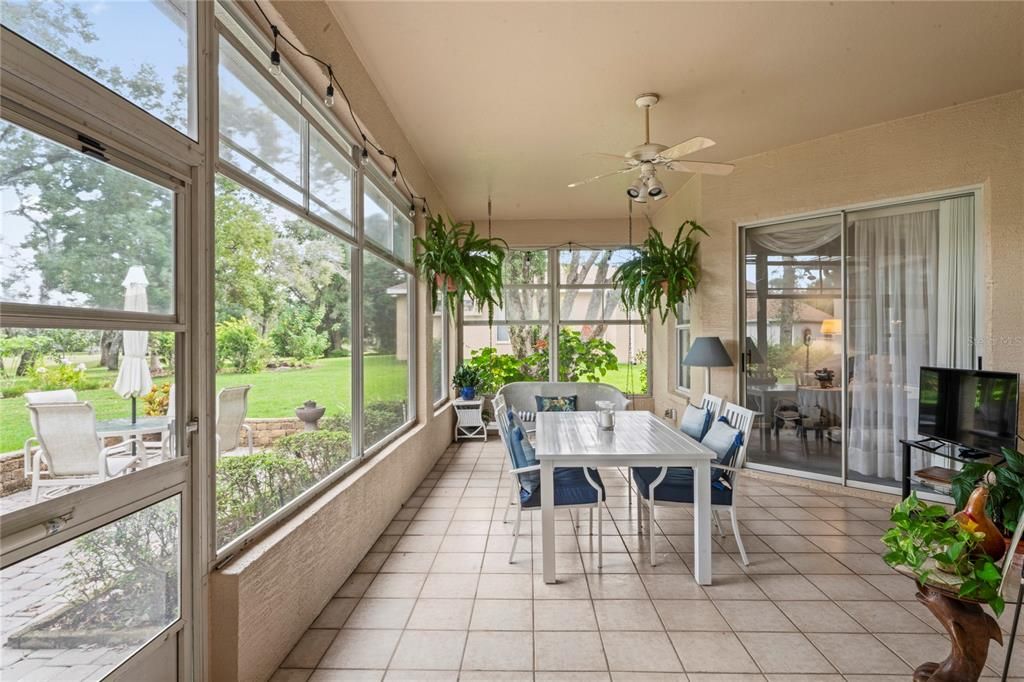 Под контрактом: $440,000 (4 спален, 3 ванн, 2468 Квадратных фут)