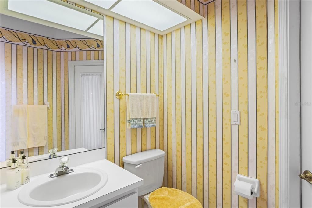 Под контрактом: $440,000 (4 спален, 3 ванн, 2468 Квадратных фут)